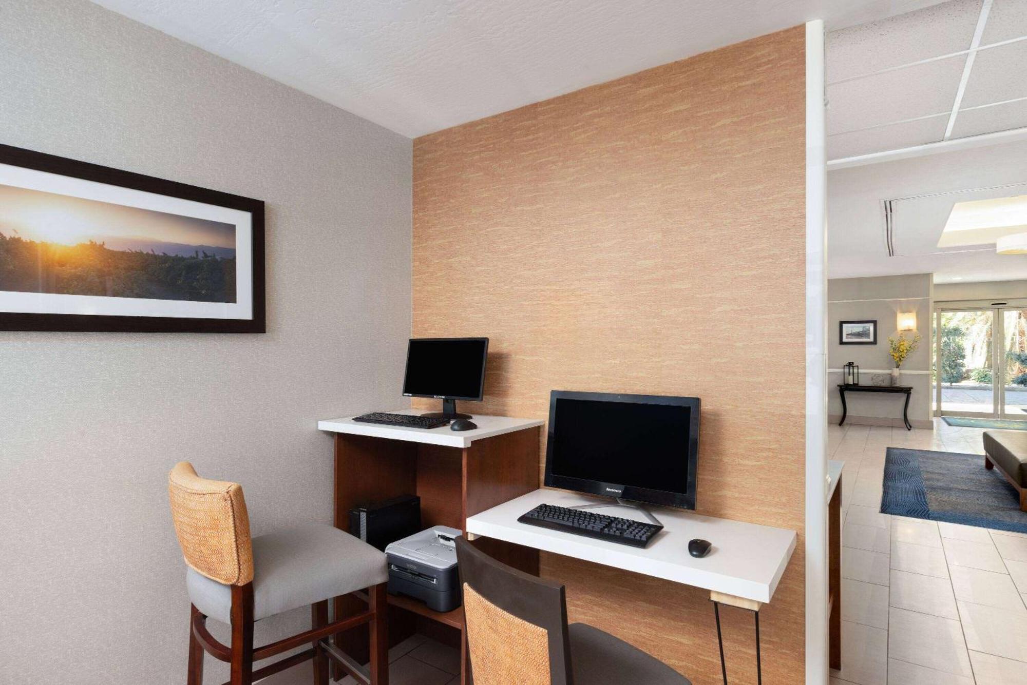 La Quinta By Wyndham Bakersfield North Ξενοδοχείο Εξωτερικό φωτογραφία