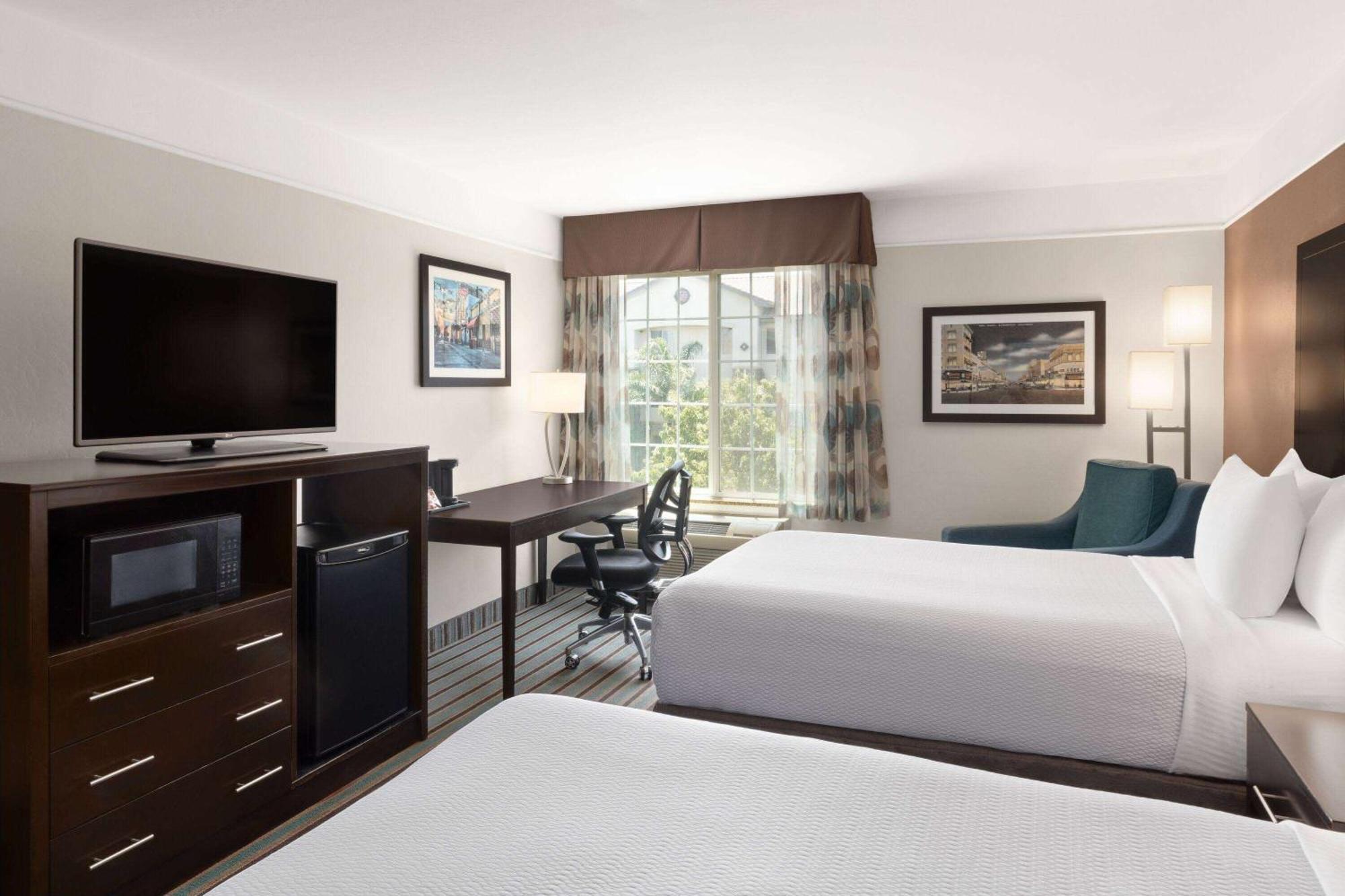 La Quinta By Wyndham Bakersfield North Ξενοδοχείο Εξωτερικό φωτογραφία